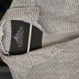 Mens large Croft &Barrow quick dry shirtshort sleeved beige in color small fish